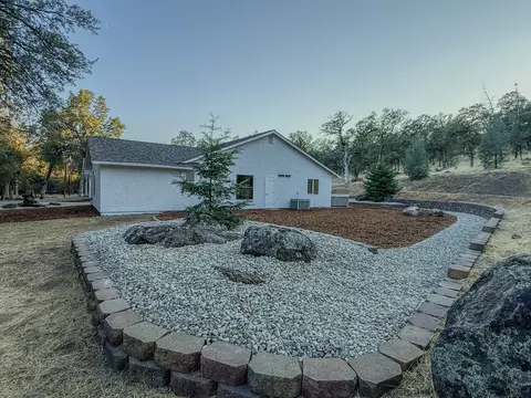 Exterior - 14150 Bear Mountain Rd, Redding, CA 96003 photo 11 of 23