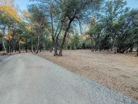 Exterior - 14150 Bear Mountain Rd, Redding, CA 96003 photo 18 of 23