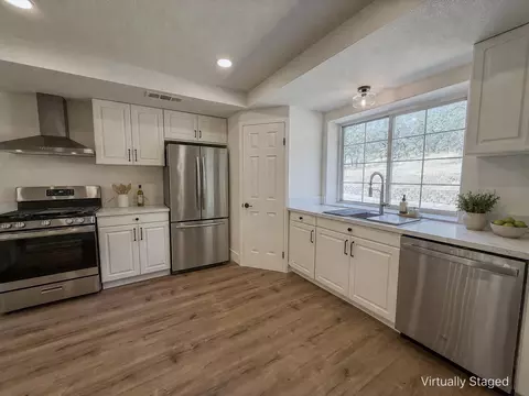 Kitchen - 14150 Bear Mountain Rd, Redding, CA 96003 photo 3 of 5