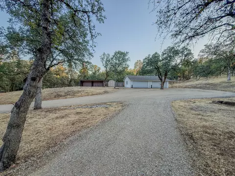 Exterior - 14150 Bear Mountain Rd, Redding, CA 96003 photo 13 of 23