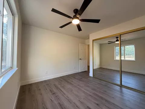 Bedroom - 14150 Bear Mountain Rd, Redding, CA 96003 photo 2 of 3