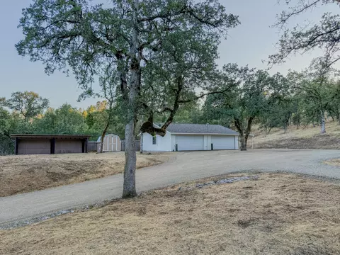 Exterior - 14150 Bear Mountain Rd, Redding, CA 96003 photo 14 of 23
