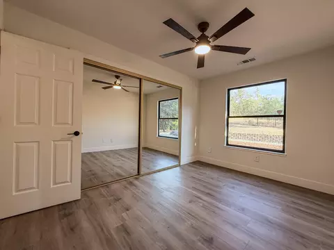Bedroom - 14150 Bear Mountain Rd, Redding, CA 96003 photo 3 of 3
