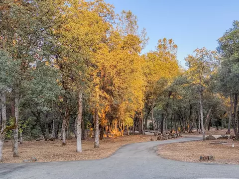 Exterior - 14150 Bear Mountain Rd, Redding, CA 96003 photo 12 of 23