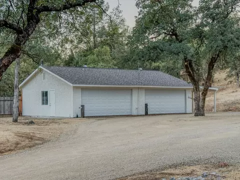 Exterior - 14150 Bear Mountain Rd, Redding, CA 96003 photo 15 of 23