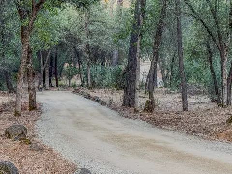 Exterior - 14150 Bear Mountain Rd, Redding, CA 96003 photo 21 of 23