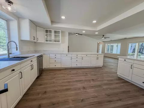 Kitchen - 14150 Bear Mountain Rd, Redding, CA 96003 photo 2 of 4