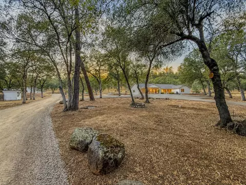 Exterior - 14150 Bear Mountain Rd, Redding, CA 96003 photo 2 of 23