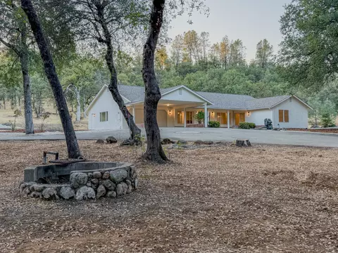 Exterior - 14150 Bear Mountain Rd, Redding, CA 96003 photo 4 of 23