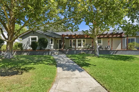 Exterior - 11389 Rugby Hill Dr, Redding, CA 96003 photo 7 of 10