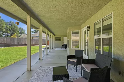 Exterior - 11389 Rugby Hill Dr, Redding, CA 96003 photo 2 of 10