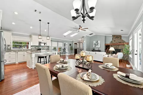 Dining - 11389 Rugby Hill Dr, Redding, CA 96003 photo 2 of 2