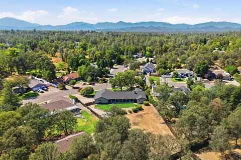 View/Area - 11389 Rugby Hill Dr, Redding, CA 96003 photo 2 of 3
