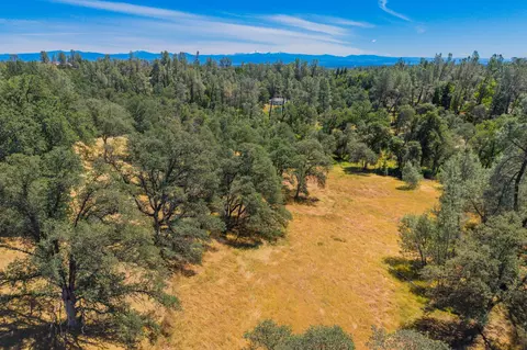 View/Area - 8090 Montgomery Cir, Redding, CA 96001 photo 2 of 4