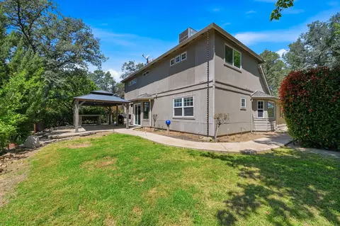 Exterior - 8090 Montgomery Cir, Redding, CA 96001 photo 7 of 12