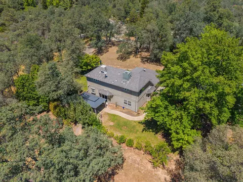 View/Area - 8090 Montgomery Cir, Redding, CA 96001 photo 4 of 4