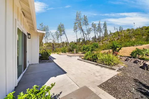 Exterior - 9199 Laurel Glen Dr, Redding, CA 96001 photo 10 of 13