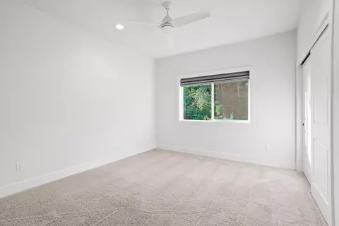 Bedroom - 9199 Laurel Glen Dr, Redding, CA 96001 photo 4 of 9