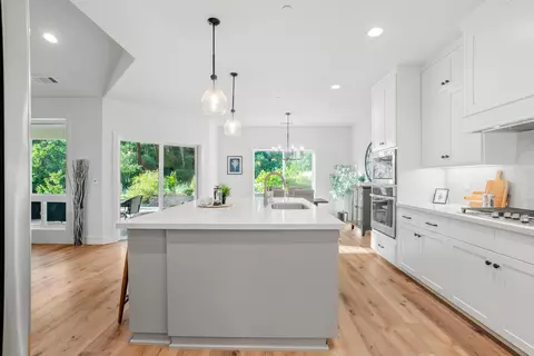 Kitchen - 9199 Laurel Glen Dr, Redding, CA 96001 photo 3 of 5