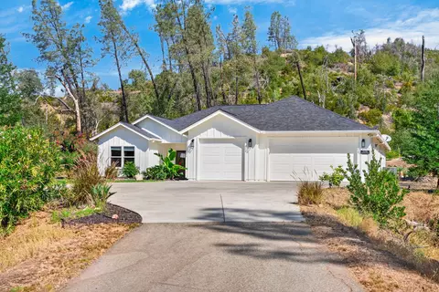 Exterior - 9199 Laurel Glen Dr, Redding, CA 96001 photo 2 of 13