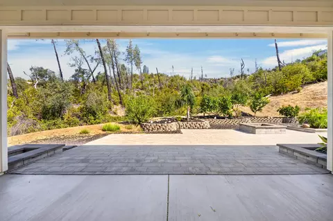Exterior - 9199 Laurel Glen Dr, Redding, CA 96001 photo 6 of 13
