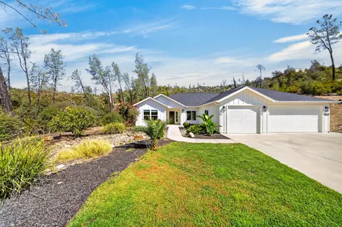 Exterior - 9199 Laurel Glen Dr, Redding, CA 96001 photo 3 of 13