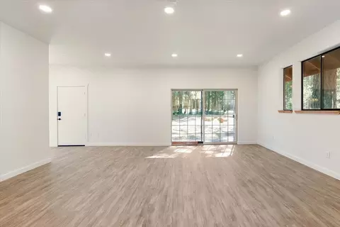 Living - 3719 Summit Dr, Mount Shasta, CA 96067 photo 6 of 6