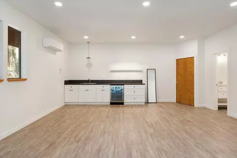 Living - 3719 Summit Dr, Mount Shasta, CA 96067 photo 4 of 6