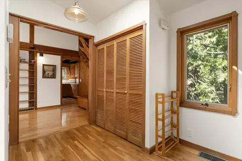 Entry Way - 3719 Summit Dr, Mount Shasta, CA 96067 photo 1 of 2