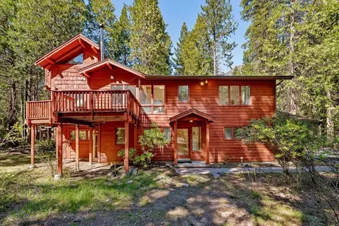 Exterior - 3719 Summit Dr, Mount Shasta, CA 96067 photo 2 of 9