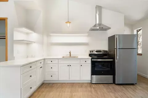 Kitchen - 3719 Summit Dr, Mount Shasta, CA 96067 photo 1 of 2