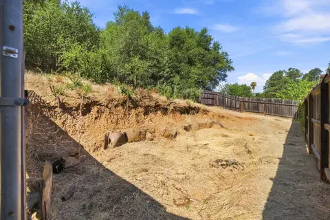 Exterior - 10618 Old Oregon Trl, Redding, CA 96003 photo 10 of 13