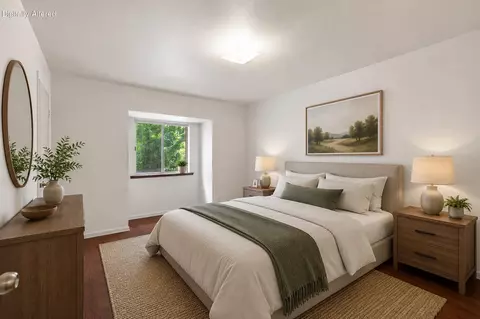Bedroom - 10618 Old Oregon Trl, Redding, CA 96003 photo 1 of 6