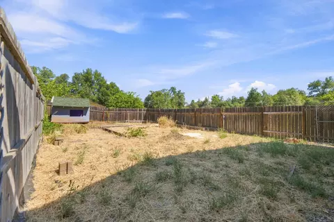 Exterior - 10618 Old Oregon Trl, Redding, CA 96003 photo 11 of 13