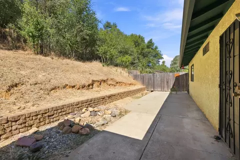 Exterior - 10618 Old Oregon Trl, Redding, CA 96003 photo 7 of 13