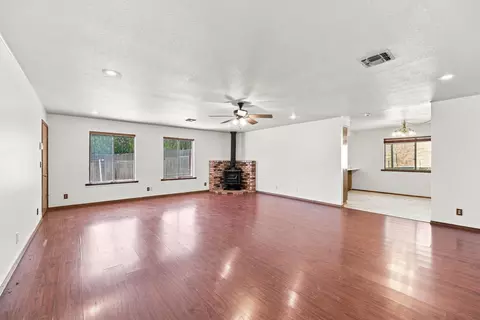 Living - 10618 Old Oregon Trl, Redding, CA 96003 photo 1 of 4