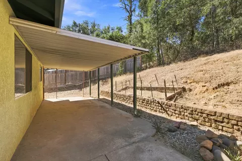 Exterior - 10618 Old Oregon Trl, Redding, CA 96003 photo 6 of 13