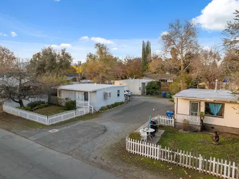 View/Area - 1064 Hawthorne Ave, Redding, CA 96002 photo 9 of 10