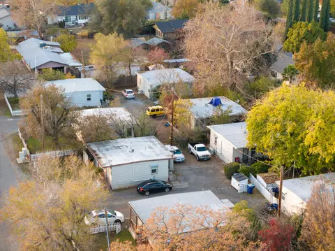 View/Area - 1064 Hawthorne Ave, Redding, CA 96002 photo 7 of 10