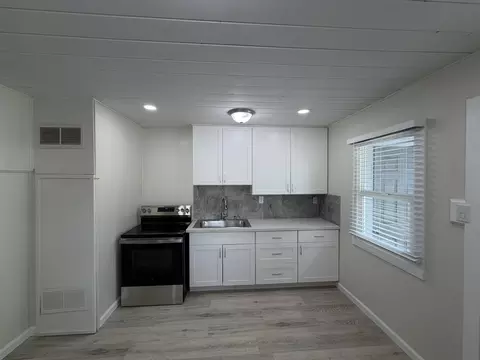 Kitchen - 1064 Hawthorne Ave, Redding, CA 96002 photo 2 of 3