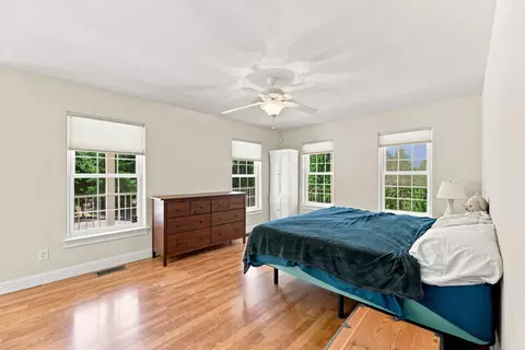 Bedroom - 2995 Goose Ranch Rd, Lewiston, CA 96052 photo 1 of 6