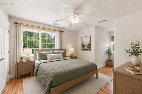 Bedroom - 2995 Goose Ranch Rd, Lewiston, CA 96052 photo 2 of 6
