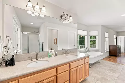 Bath - 2995 Goose Ranch Rd, Lewiston, CA 96052 photo 3 of 3