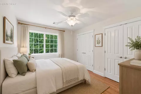 Bedroom - 2995 Goose Ranch Rd, Lewiston, CA 96052 photo 4 of 6