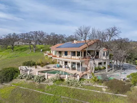 22560 Adobe Rd, Red Bluff, CA 96080