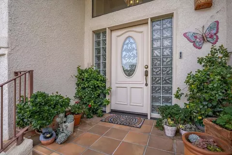 Entry Way - 22560 Adobe Rd, Red Bluff, CA 96080 photo 1 of 3