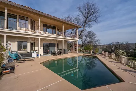 Exterior - 22560 Adobe Rd, Red Bluff, CA 96080 photo 6 of 10
