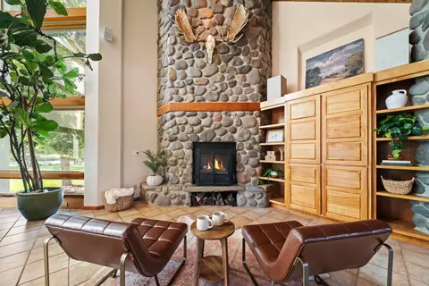 Living - 22611 Adobe Rd, Red Bluff, CA 96080 photo 2 of 9