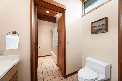 Bath - 22611 Adobe Rd, Red Bluff, CA 96080 photo 7 of 10