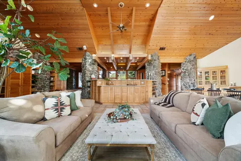 Living - 22611 Adobe Rd, Red Bluff, CA 96080 photo 7 of 9
